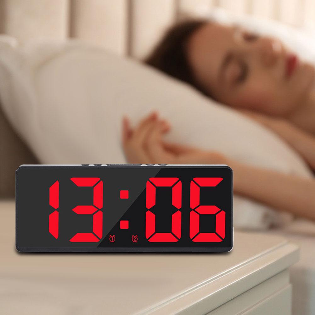 Led Desk Clock - Despertador Digital LED com Controle por